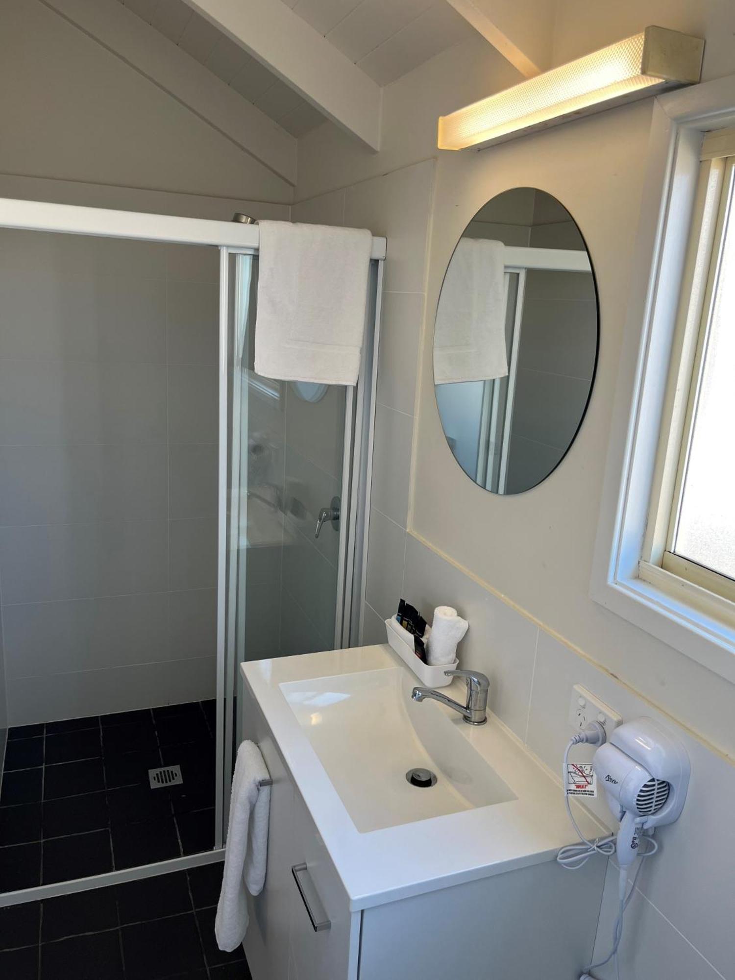 Blue Lagoon Beach Resort Bateau Bay Eksteriør billede