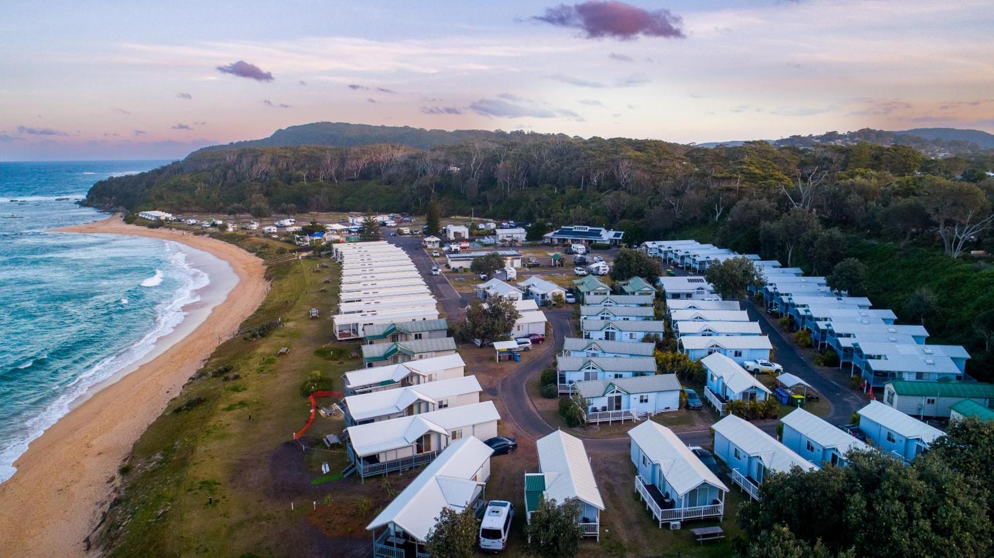 Blue Lagoon Beach Resort Bateau Bay Eksteriør billede