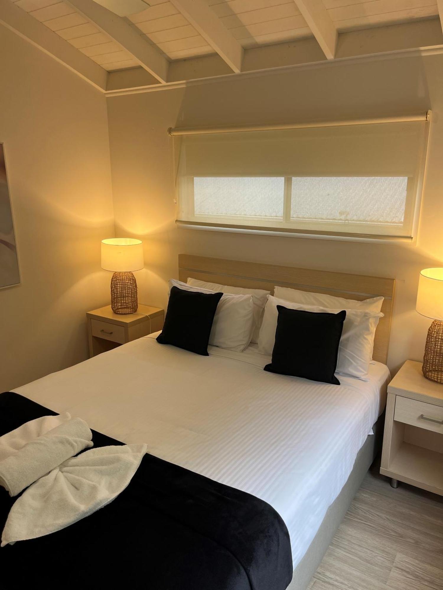 Blue Lagoon Beach Resort Bateau Bay Eksteriør billede