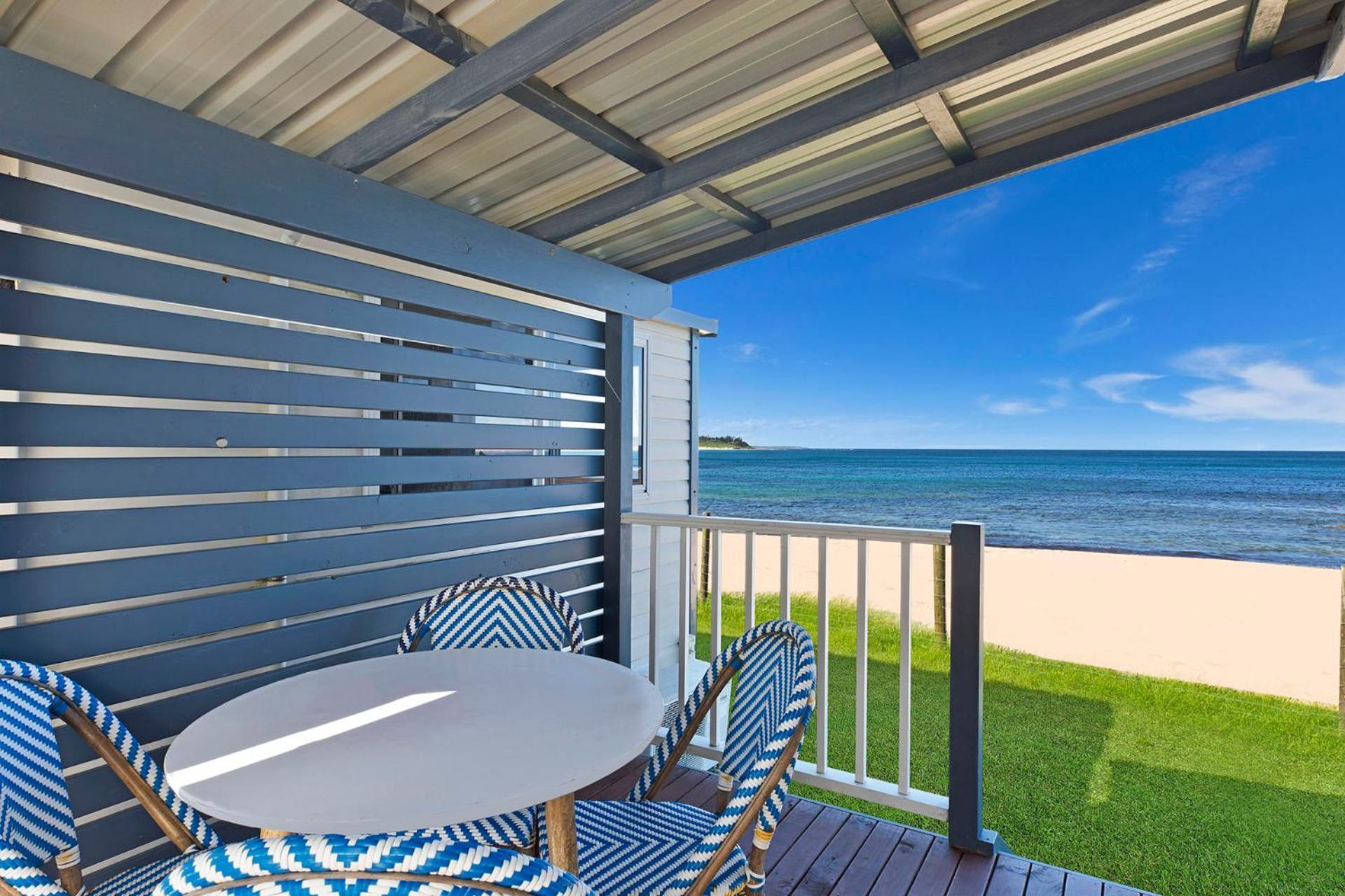 Blue Lagoon Beach Resort Bateau Bay Eksteriør billede