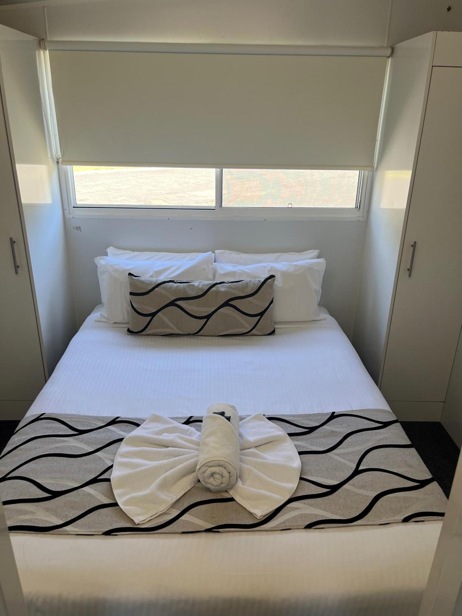 Blue Lagoon Beach Resort Bateau Bay Eksteriør billede