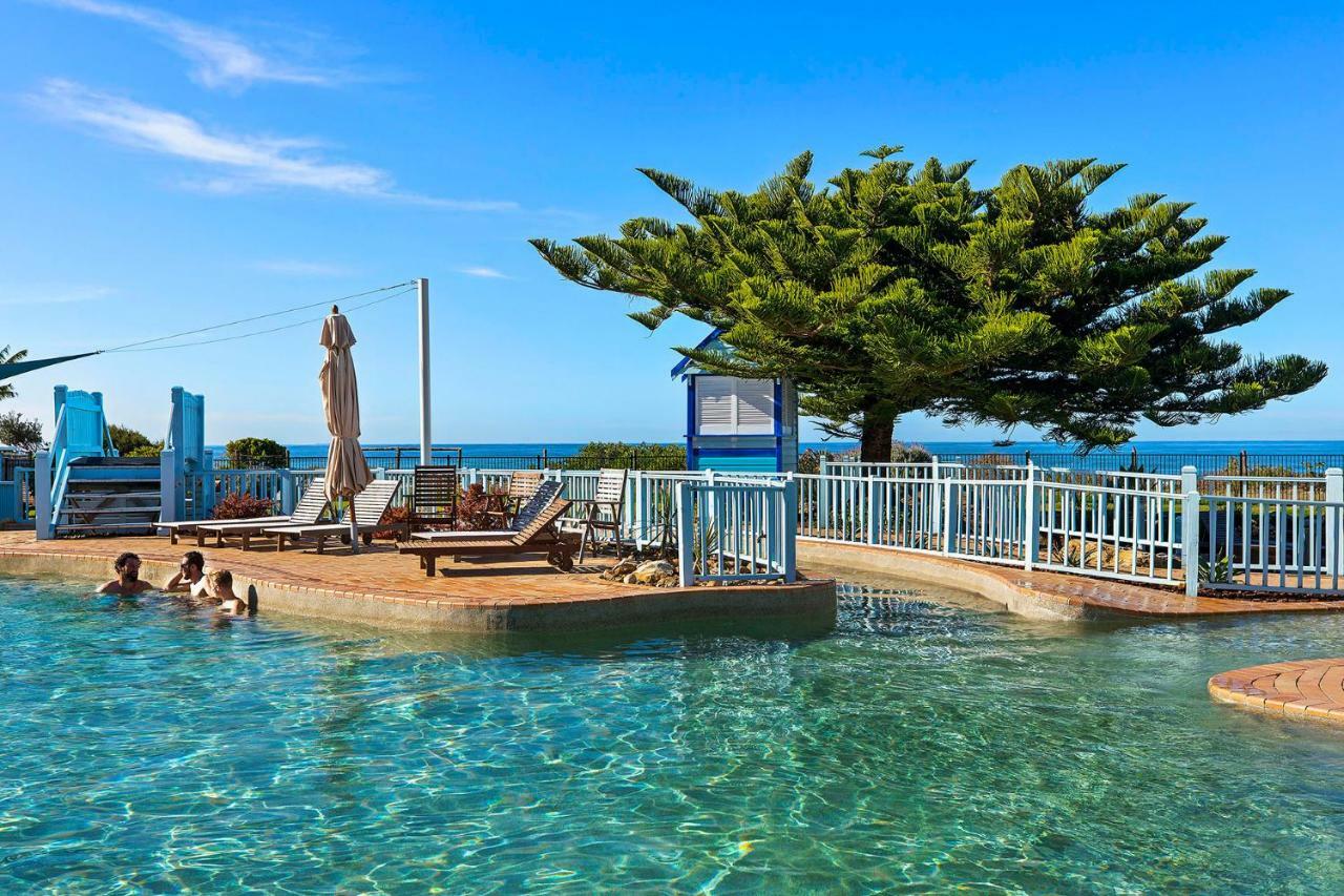 Blue Lagoon Beach Resort Bateau Bay Eksteriør billede