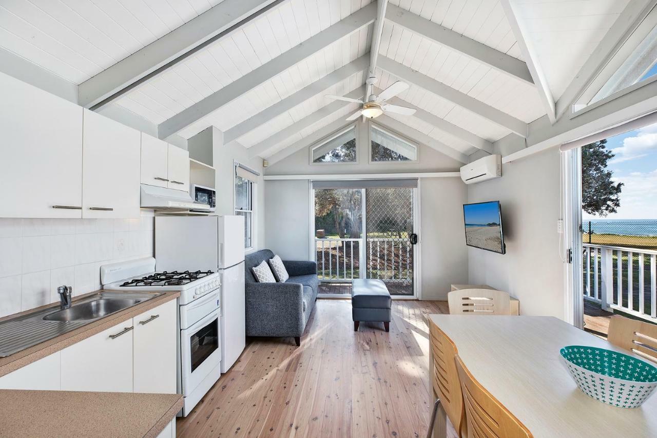 Blue Lagoon Beach Resort Bateau Bay Eksteriør billede