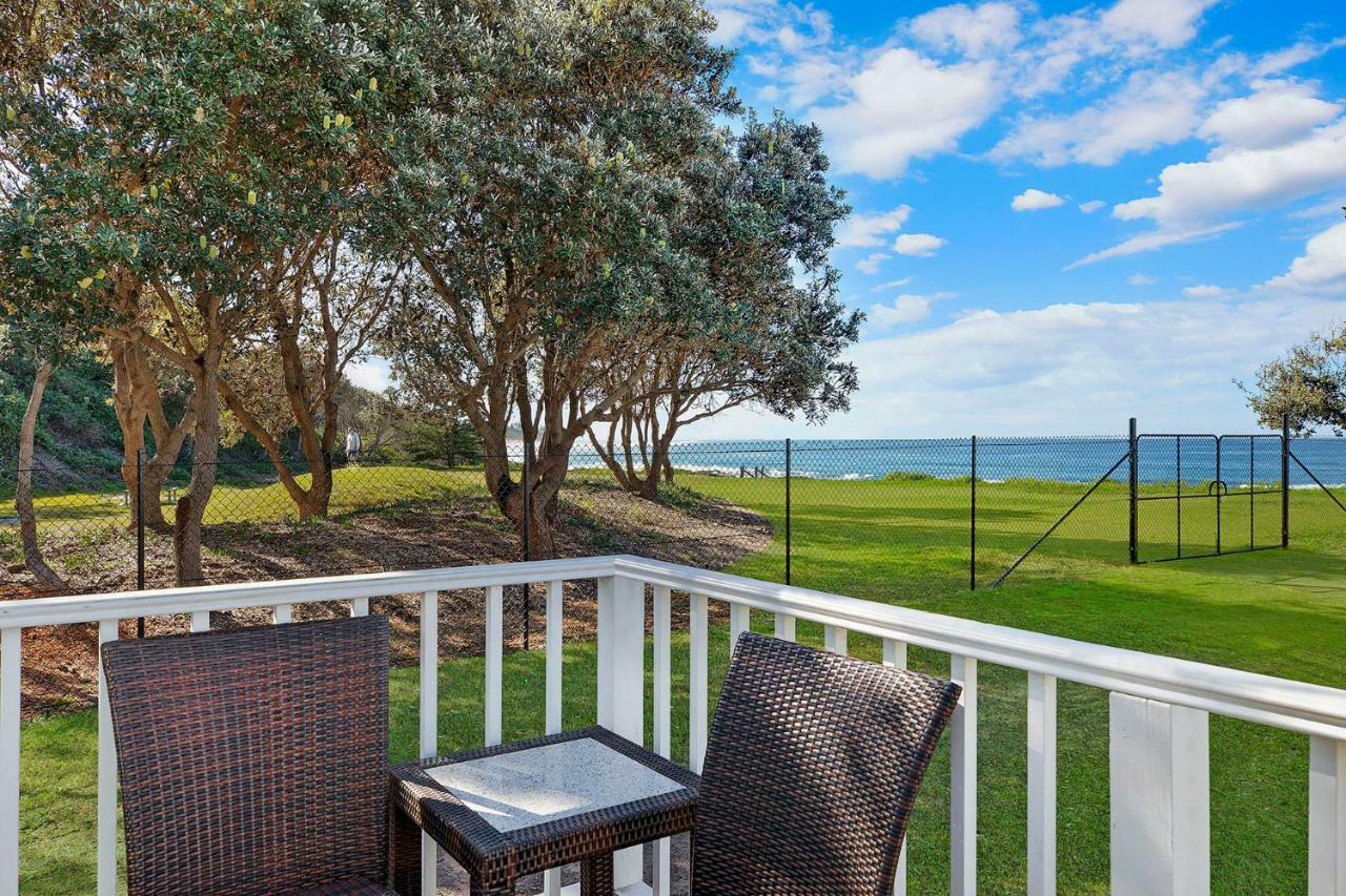 Blue Lagoon Beach Resort Bateau Bay Eksteriør billede