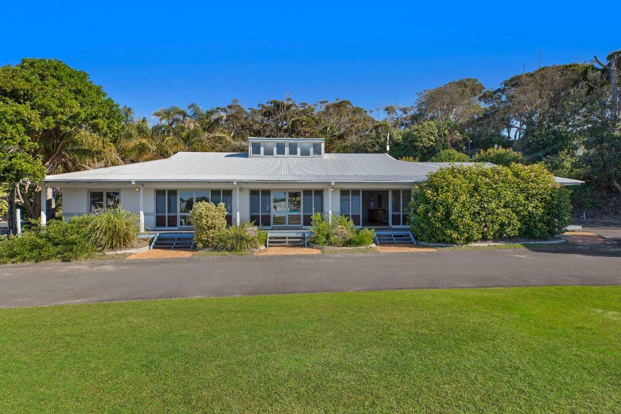 Blue Lagoon Beach Resort Bateau Bay Eksteriør billede